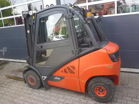 Empilhador diesel 2013  Linde H25 D (2)