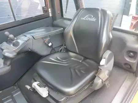 Empilhador diesel 2016  Linde H30 D (5)