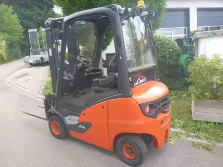 Empilhador diesel 2019  Linde H16 D (2)