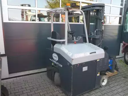 Čtyřcestný vysokozdvižný vozík 2012  Combilift CBE 3000 (5)