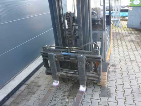 Treibgasstapler 2000  Still R70-20G (2)
