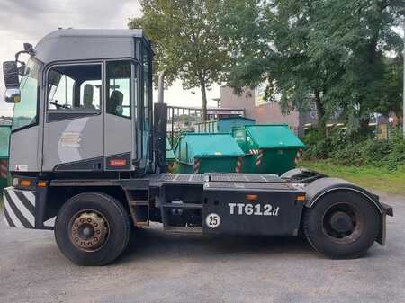 Terminálový traktor - Kalmar TT612D (2)