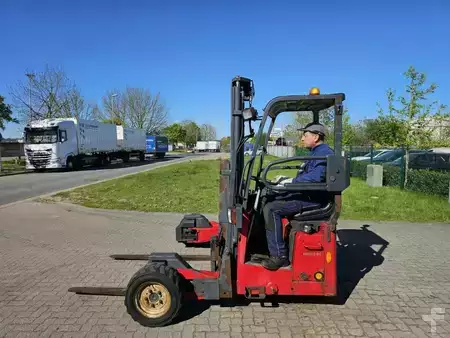 Truck med førersetet 2013  Moffett M4-25.4 (2)
