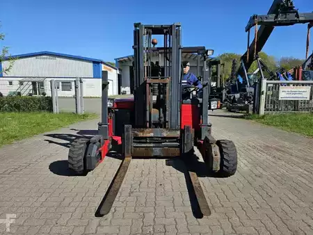 Truck med førersetet 2013  Moffett M4-25.4 (3)