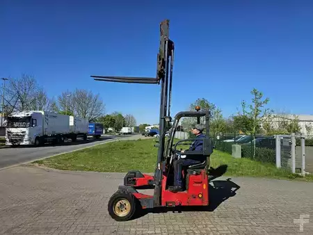 Truck med førersetet 2013  Moffett M4-25.4 (5)