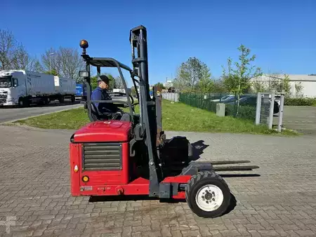 Truck med førersetet 2013  Moffett M4-25.4 (7)