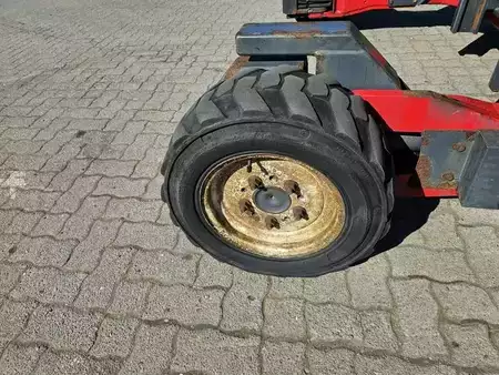 Truck med førersetet 2013  Moffett M4-25.4 (8)