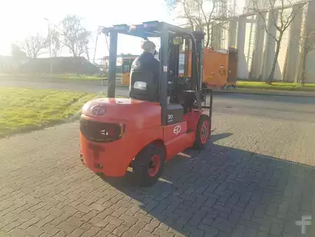 Elektro 4 Rad 2021  EP Equipment EFL302 (5)