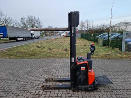 Pallet Stackers 2014  BT SWE120 (2) 