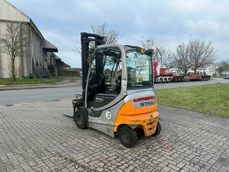 Carrelli elettrici 4 ruote 2012  Still RX60-30 (5)