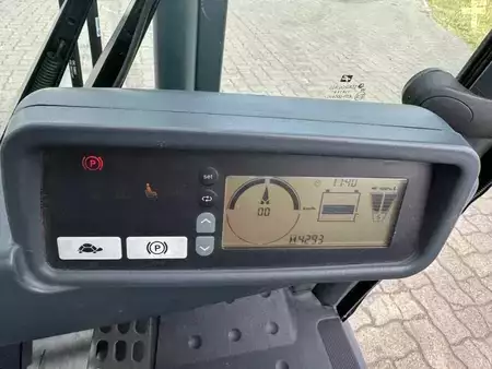 Carrelli elettrici 4 ruote 2012  Jungheinrich EFG320 (10)