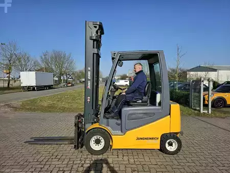 4-wiel elektrische heftrucks 2014  Jungheinrich EFG430K (1)