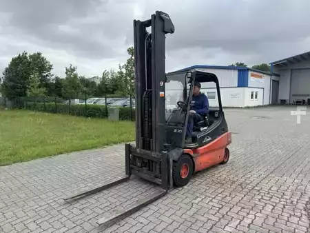Electric - 4 wheels 2008  Linde E30-02 (3)