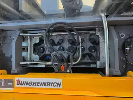 Apilador eléctrico 2020  Jungheinrich EJC214z (7)