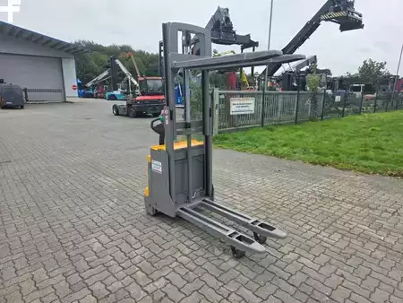 Apilador eléctrico 2019  Jungheinrich EJD120Li (1)