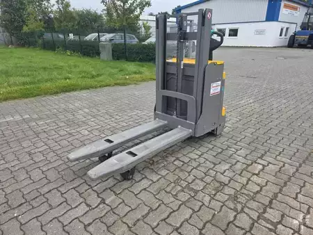 Apilador eléctrico 2019  Jungheinrich EJD120Li (3)