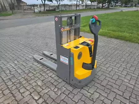 Apilador eléctrico 2019  Jungheinrich EJD120Li (6)