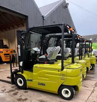 Electric - 4 wheels 2023 Clark GEX30L (1)