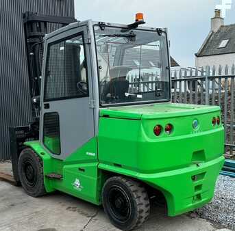 Electric - 4 wheels - Cesab B680 (1)