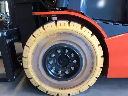 El truck - 4 hjulet 2024  Toyota 9FBM25T (5)