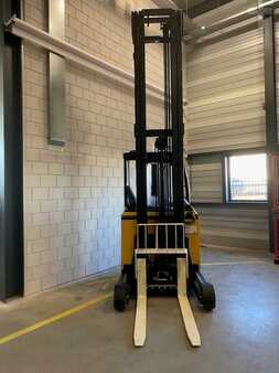 Reach Trucks 2017  Yale MR14 (3)