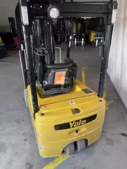 Elektryczne 3-kołowe 2022  Yale 1800 VT (2)