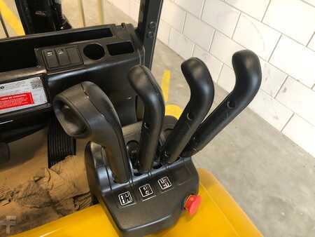 Eléctrica de 3 ruedas 2022  Yale ERP 16 VT (9)