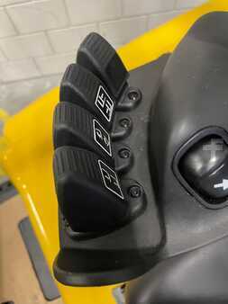 Electric - 4 wheels 2023  Yale ERP 25 VL (4)