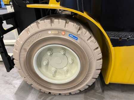 Electric - 4 wheels 2023  Yale ERP 25 VL (5)