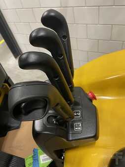 Eléctrica de 4 ruedas 2023  Yale ERP 55VM6 (3)
