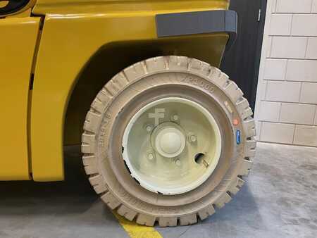 Eléctrica de 4 ruedas 2023  Yale ERP 55VM6 (7)
