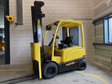 Elektromos 4 kerekű 2018  Hyster J2.5 XN (1)