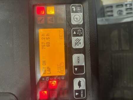 Diesel heftrucks 2022  Toyota 52-8 FDF 25 (9)