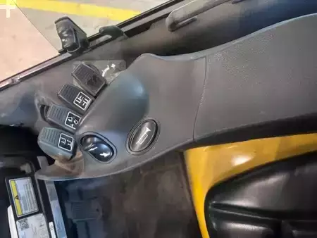 Dieselový VZV 2023  Yale 35VX (12)