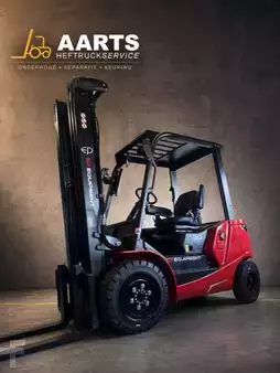4-wiel elektrische heftrucks 2026  EP Equipment EFL 30Pro (1)