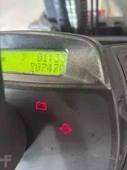 Empilhador a gás 2017  Yale GLC70VX (17)