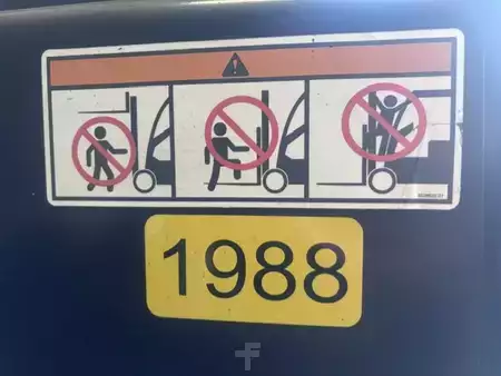 Empilhador a gás 2017  Yale GLC70VX (2)