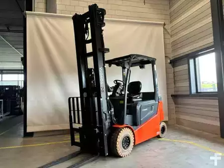 4-wiel elektrische heftrucks 2022  Toyota 9FBM25T (19)