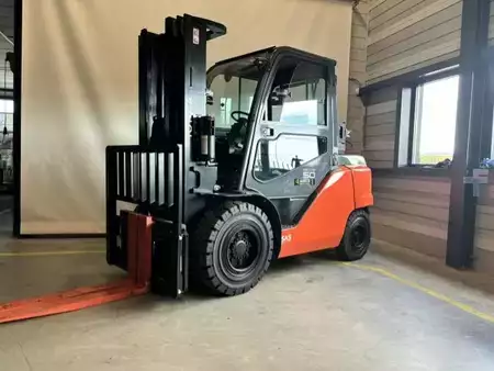 LPG Forklifts 2021  Toyota 8FG45N (1)