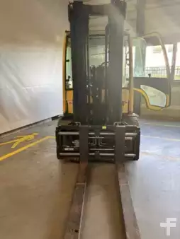 Carrelli elettrici 4 ruote 2019  Hyster J5.0XN (19)