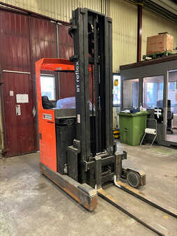 Chariots à mât rétractable 2015 BT RRE160M (2)