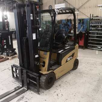 Chariots électriques à 4 roues 2010 CAT Lift Trucks EP20CN (1)