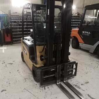 Chariots électriques à 4 roues 2010 CAT Lift Trucks EP20CN (2)