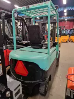 El Truck - 4-hjul 2003  Mitsubishi Mitsubishi FB35K-PAC (2)