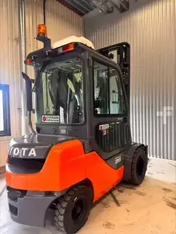 Dieseltruck 2017  Toyota 02-8FDF25 (2)