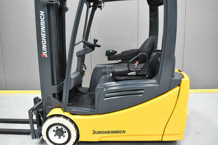 Elektromos 3 kerekű 2019  CAT Lift Trucks 2ET3500 (4)