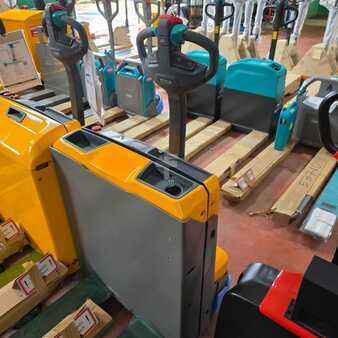 Transpallet elettrici 2025  Jungheinrich EJE 116i (2)