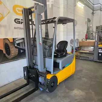 Elektromos 3 kerekű 2017  Jungheinrich EFG 115 (2)