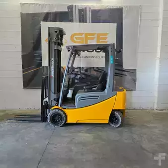 Carrelli elettrici 4 ruote  Jungheinrich EFG 320 GE100-550DZ (1)