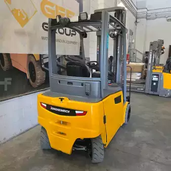 Carrelli elettrici 4 ruote  Jungheinrich EFG 320 GE100-550DZ (4)